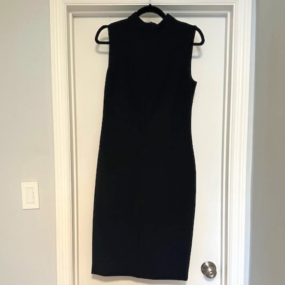 Isabel Ardee Black Sleeveless Mock Neck Shift Dress